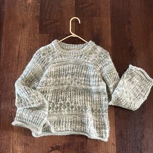 Universal Thread Textured Knit Sweater in ring and cream crochet